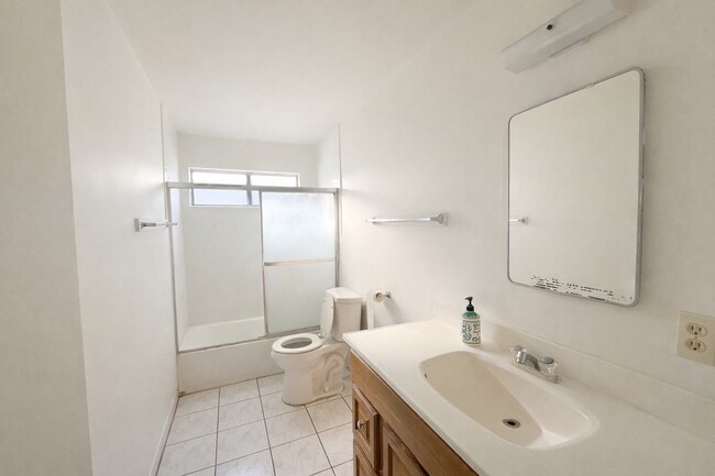 Photo - 1804 Vine St Unit F