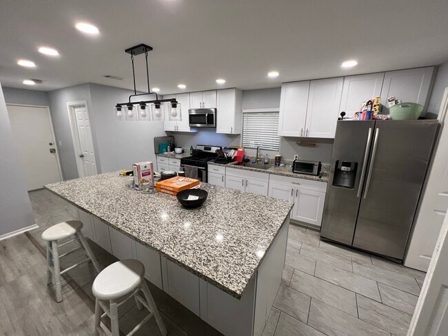 Photo - 469 W 2nd St