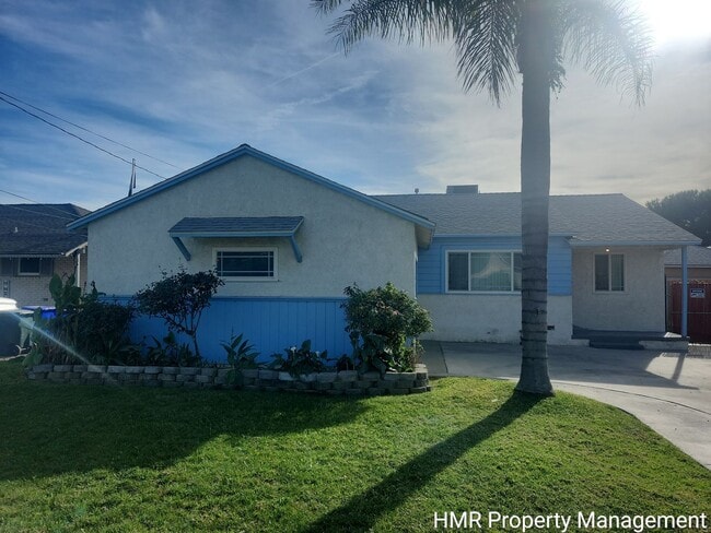 Photo - 3 Bedroom 1 Bath Gem For Rent!