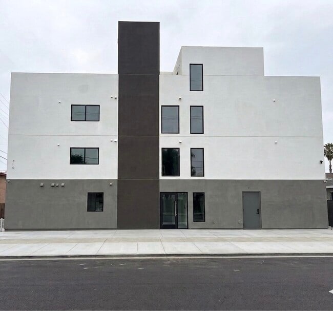 Building Photo - ONE LA LLC Unit 201