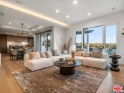 Photo - 930 N Tigertail Rd House