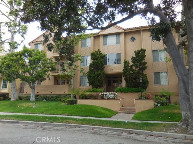 Photo - 1616 S Barrington Ave Unit 107