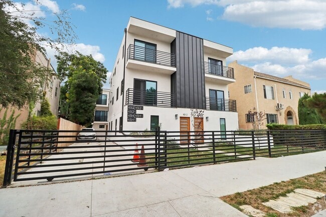 Building Photo - 4512 St Elmo Dr Unit 4514 1/2 Rental
