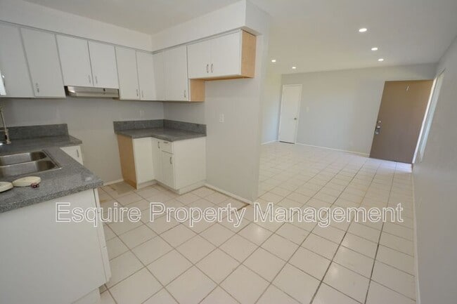 Photo - 951 W Cedar Ct Unit 1