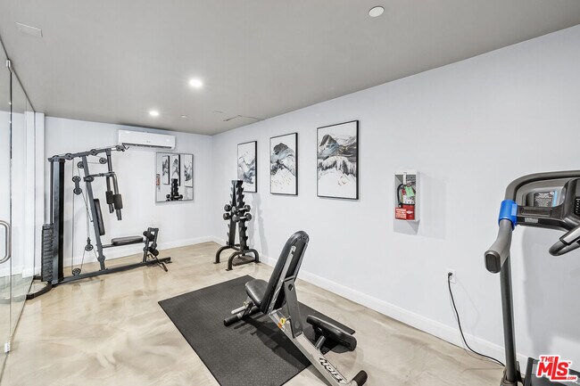 Photo - 5229 Willowcrest Ave Unit 208