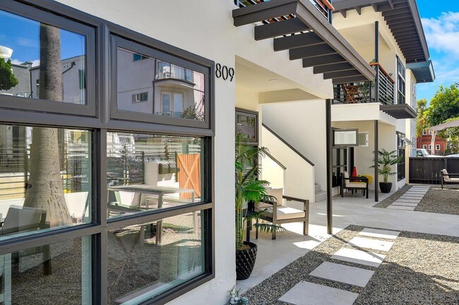 Photo - 805 Dover Ct