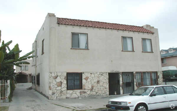 Photo - 424-426 W 108th St Apartments