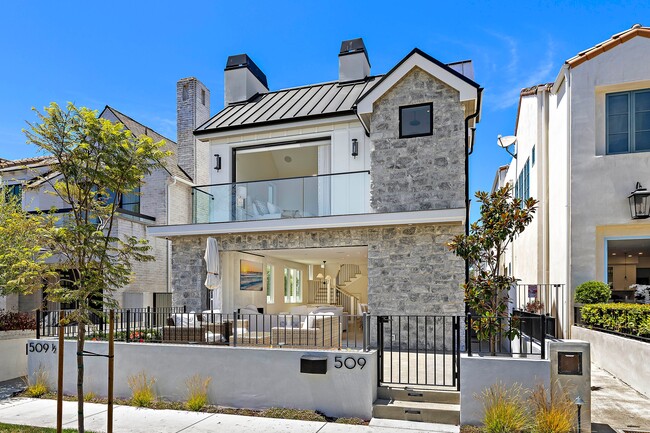 Photo - 509 Carnation Ave