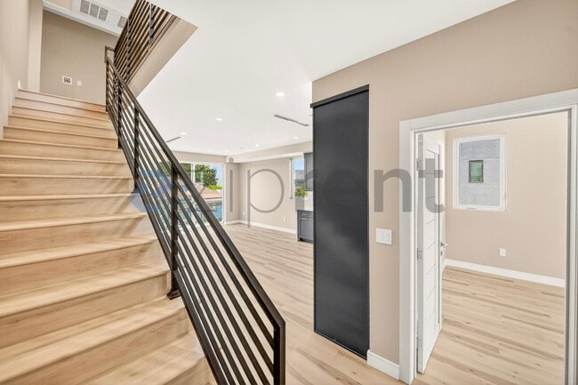 Photo - 227 N Burlington Ave