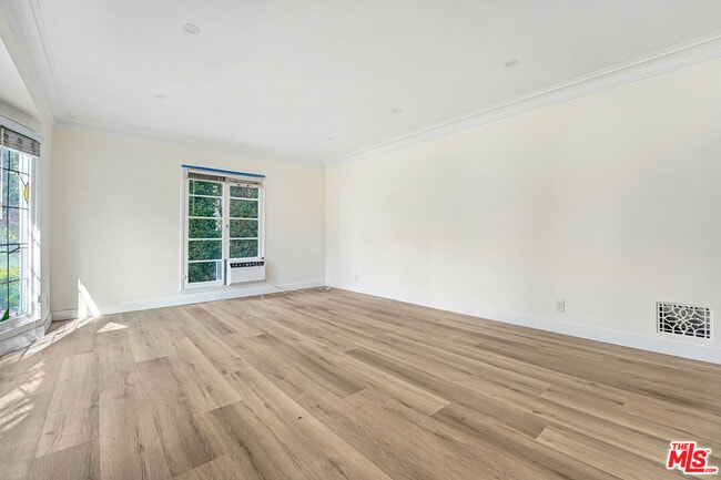 Photo - 158 S Elm Dr Unit 168 S Elm