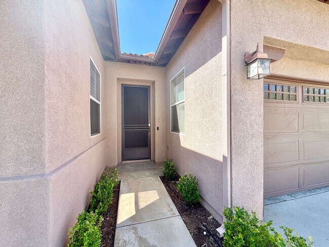 Photo - 3 bedroom SINGLE STORY home in Winchester on HUGE corner lot