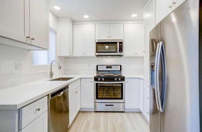 Photo - 1105 E 3rd Ave Apartment Unit B