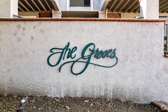 3402 Holly Grove St - The Groves