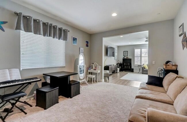 Photo - 445 Adobe Estates Dr