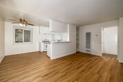 1BR, 1BA - 720SF - Living Room - Woodlake