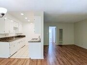 Photo - Oakland Manor