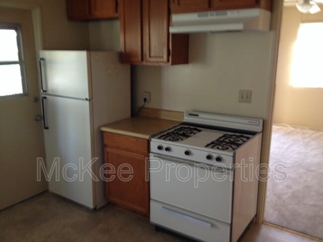 Building Photo - 6188 Stanley Dr