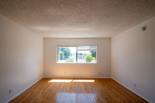 Photo - 12249 Oxnard St Unit 202