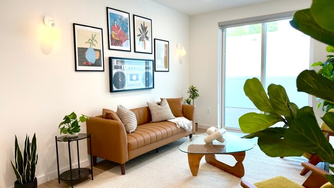 Building Photo - Sophia Hollywood Rental