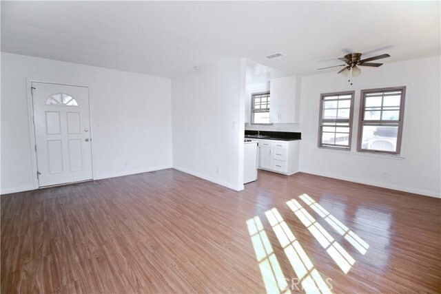 Building Photo - 6951 Simpson Ave Unit 12