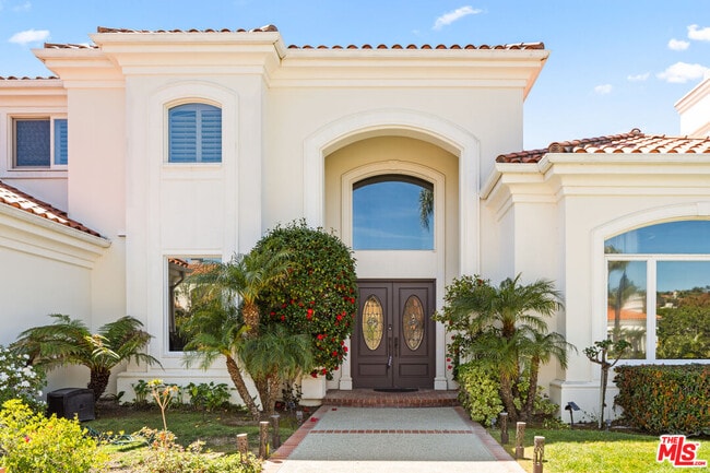 Photo - 25724 Simpson Pl