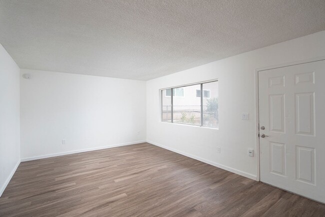 Photo - Charming 2 Bedroom Cottage in a Great Esco... Unit 1230B