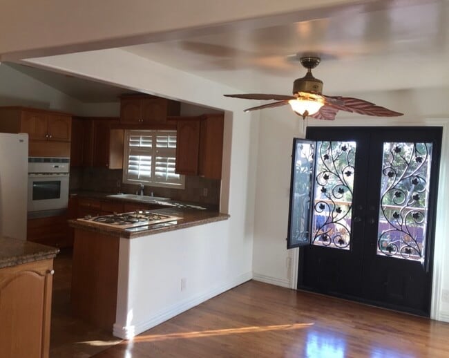 Building Photo - 4624 W 172nd St Unit #D