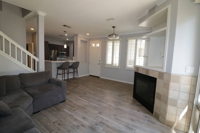 Photo - Townhome for Lease  in Valencia!