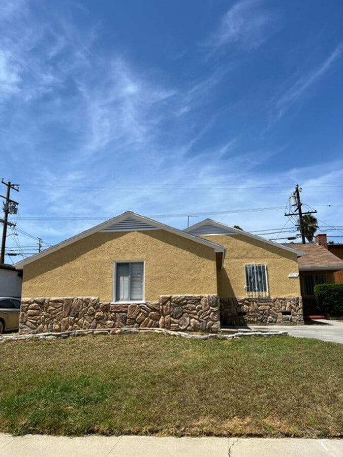 Photo - Don’t miss this opportunity to lease a beautifully updated home in one of Gardena’s most convenie...
