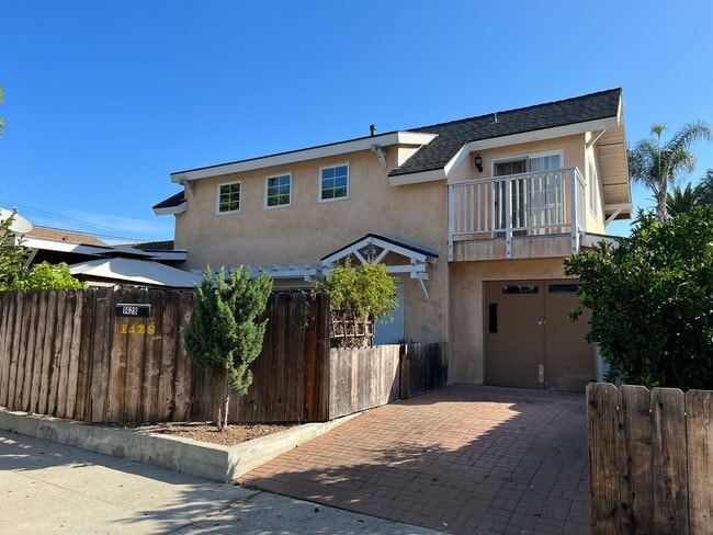 Building Photo - 1428 Chino St