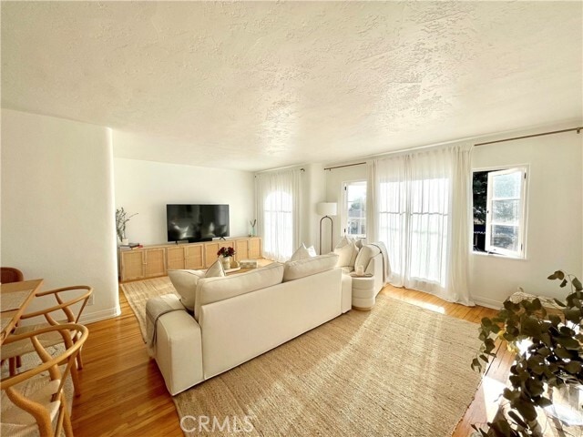 Building Photo - 976 S Coast Hwy Unit A