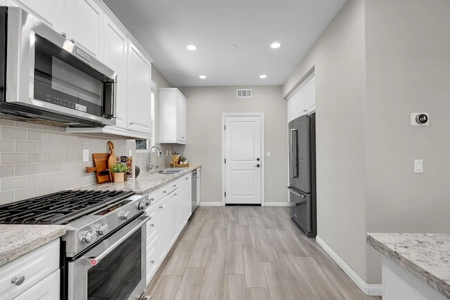 Photo - $5,000 - 3 Bed / 2.5 Bath Townhome located in a Gated Community in Del Sur