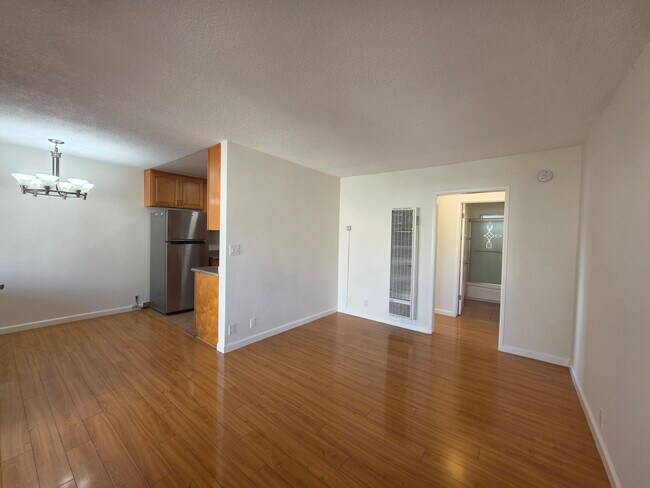 Photo - 620 W Lexington Dr Unit 5
