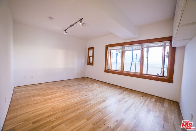 Photo - 8 Brooks Ave Unit 6