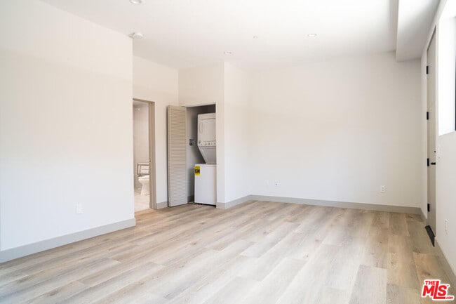 Photo - 2223 Clifford St Unit 104