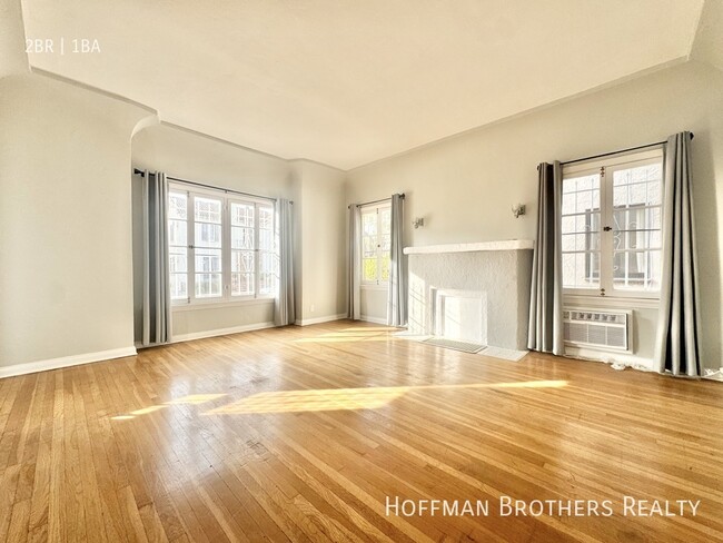 Photo - 400 N Genesee Ave Apartments