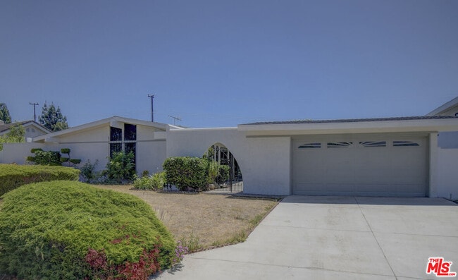 Photo - 5452 Rockledge Dr House