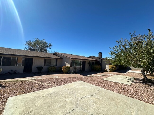 Building Photo - 13176 Navajo Rd Unit 3