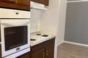 KITCHEN STOVE & OVEN ELECTRICAL - Woodley Plaza Apartments