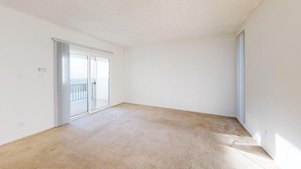 3D Tour - 760 Earlham St