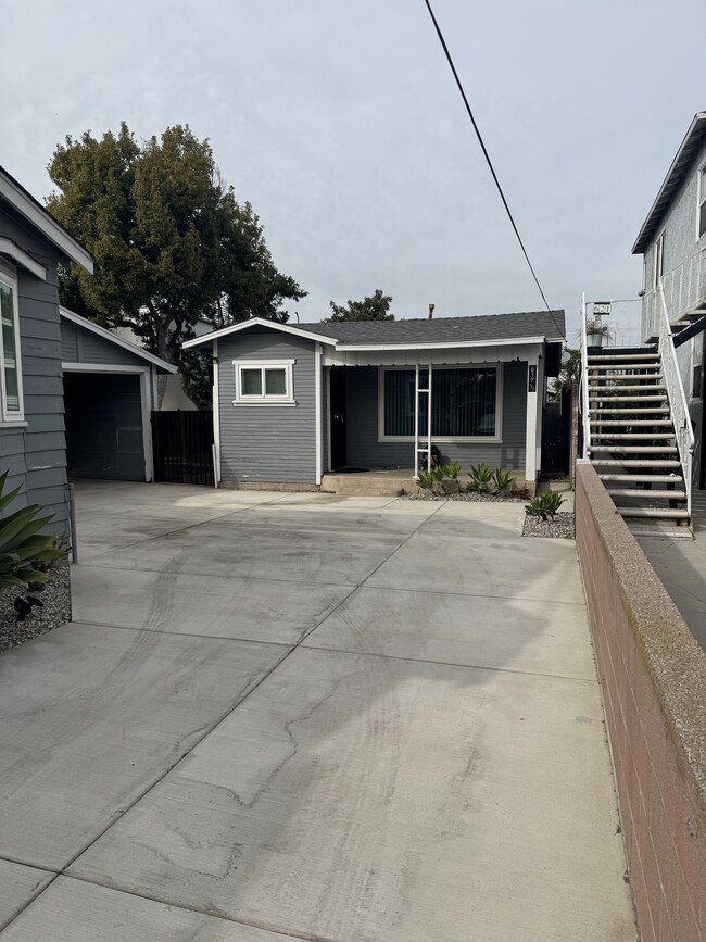 Building Photo - 617 1/2 Manchester Ter