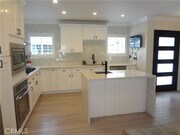 Photo - 22135 Vanowen St