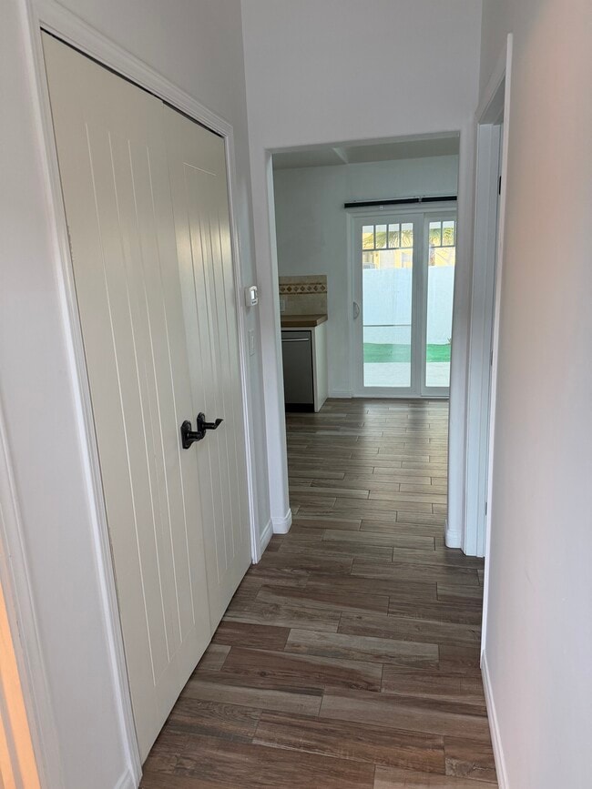 Photo - 404 Indianapolis Ave Unit 404