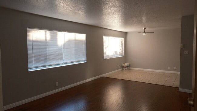 Photo - 18555 Collins St Unit c33