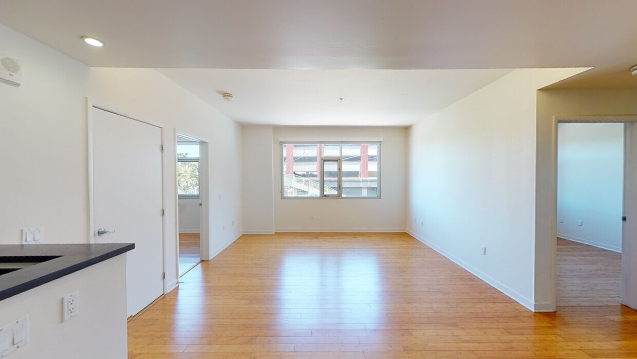 3D Tour - 4th & Main