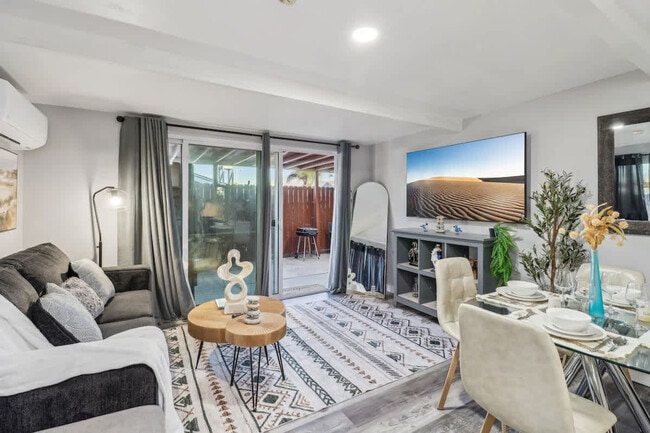 Building Photo - 609 Carlsbad St Unit ID1464998P