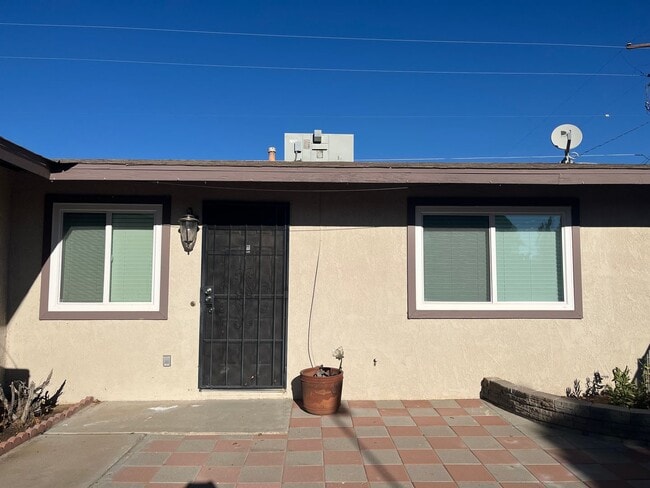 Building Photo - 004 Unit #C