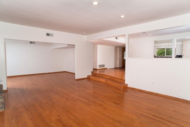 Photo - 18624 Kenya St