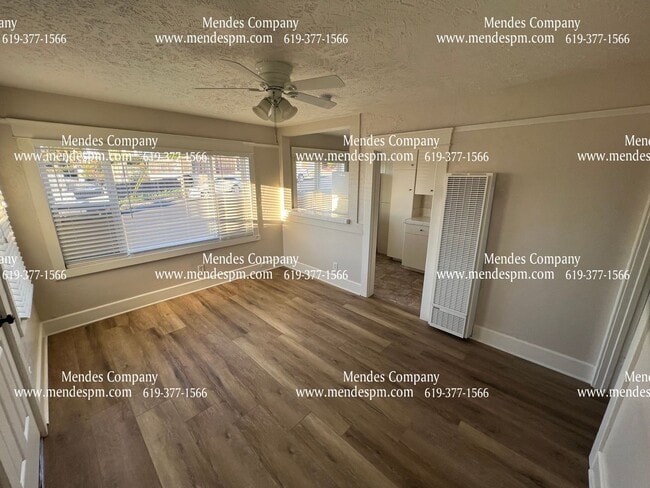 Photo - 623 W Kalmia St