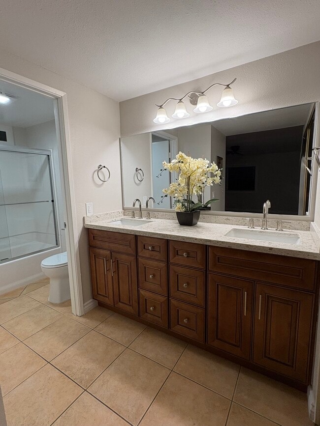 Photo - 660 Quince St